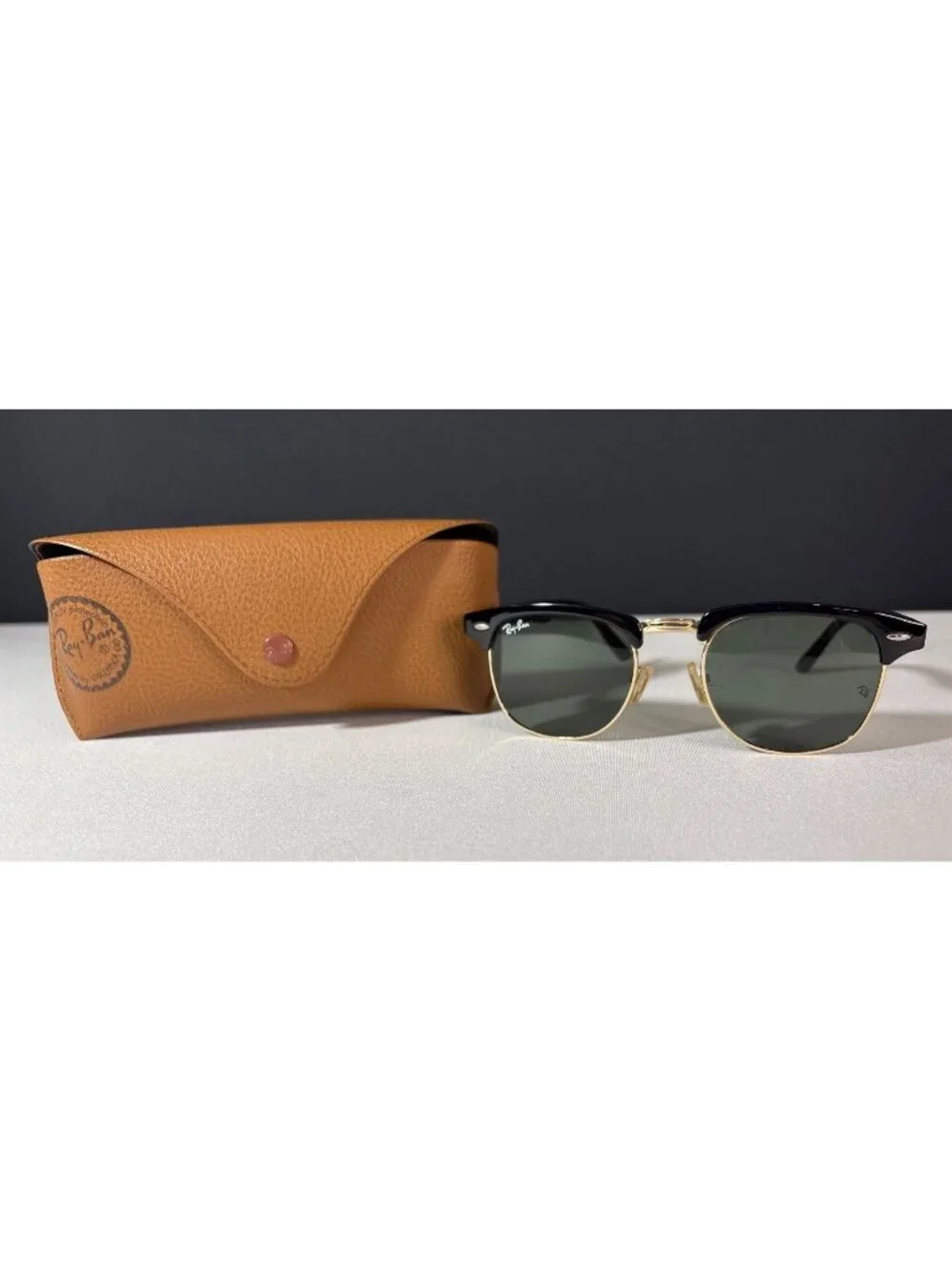 Ray-Ban Clubmaster Sunglasses Black Frame Gold Trim Green Lenses with Brown Case - Picture 1 of 16